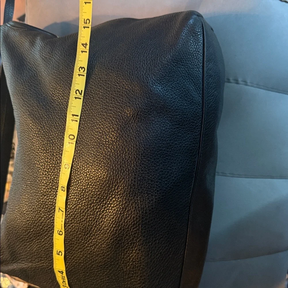 Gucci Black Leather Hobo Bag with Gold Hardware